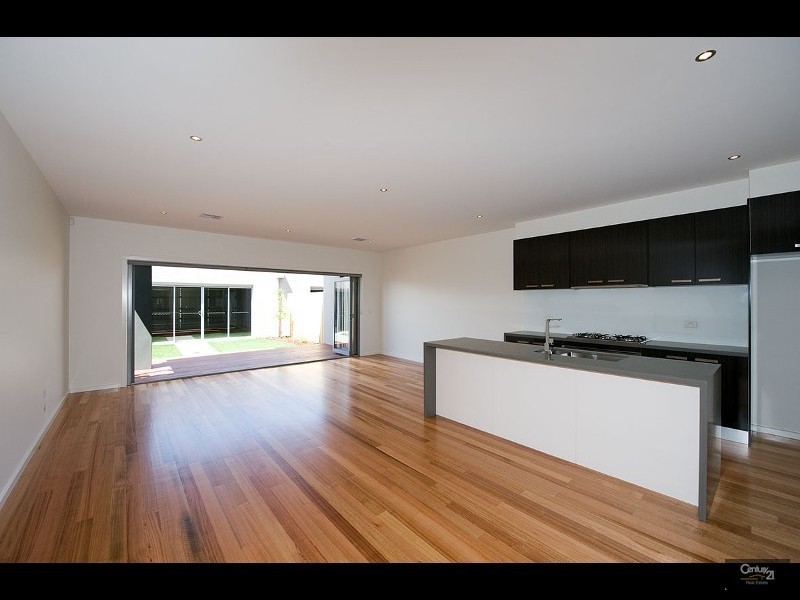 38 Kernot Street, South Kingsville VIC 3015