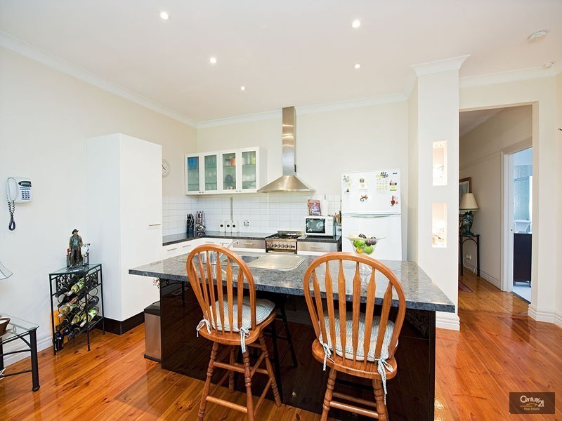 17 Derham Street, Spotswood VIC 3015