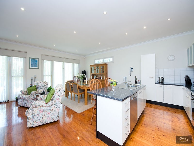 17 Derham Street, Spotswood VIC 3015