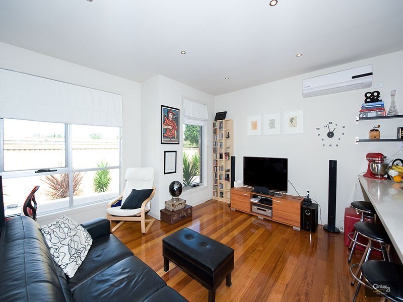 2/17 Barunah Street, Glenroy VIC 3046