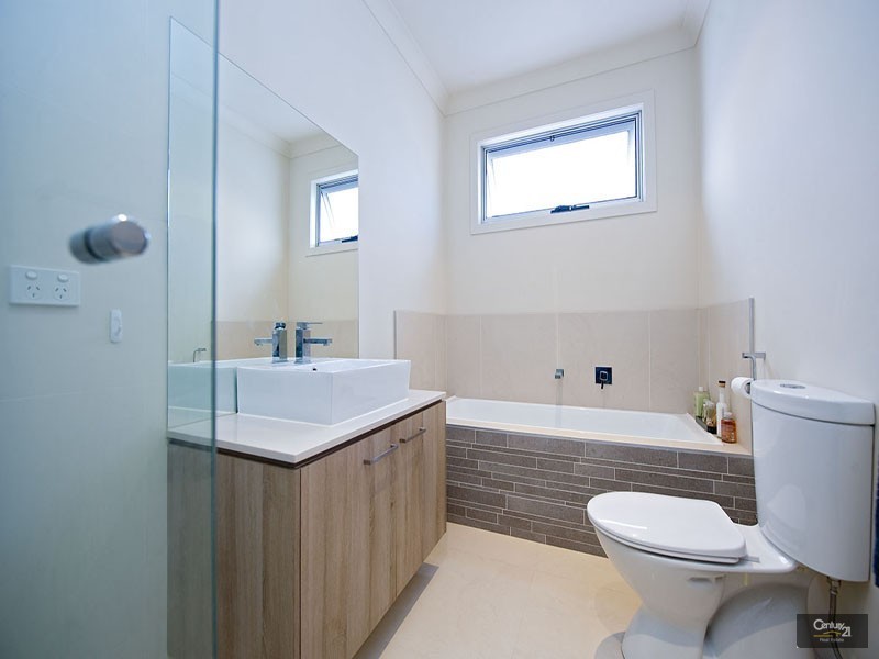 2/17 Barunah Street, Glenroy VIC 3046