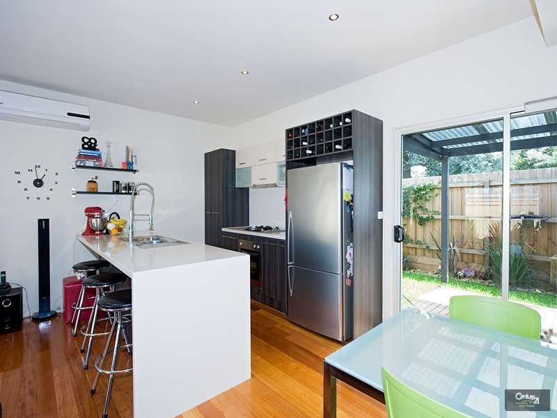 2/17 Barunah Street, Glenroy VIC 3046