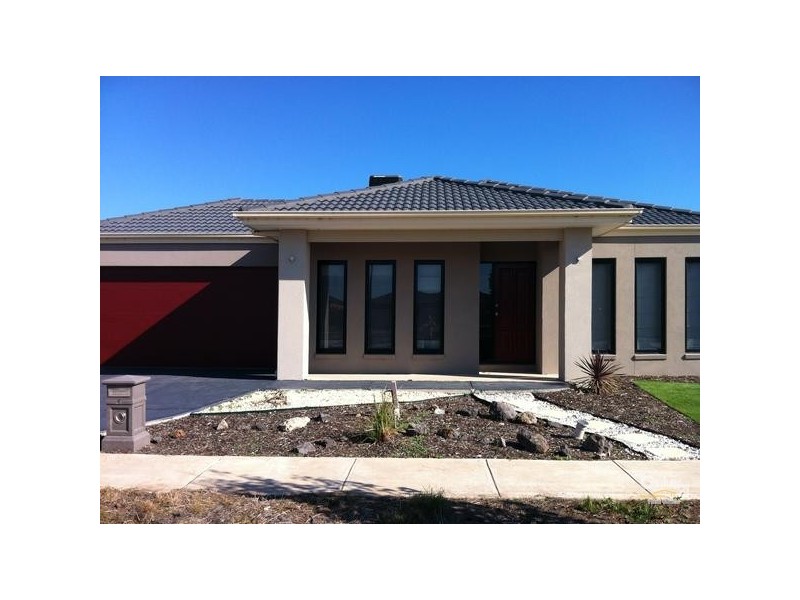 4 BAYBREEZE STREET, Point Cook VIC 3030