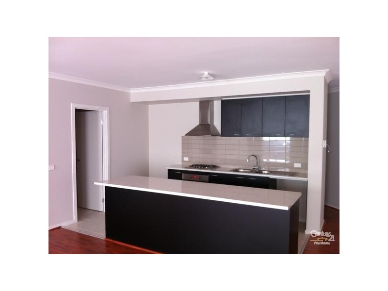4 BAYBREEZE STREET, Point Cook VIC 3030