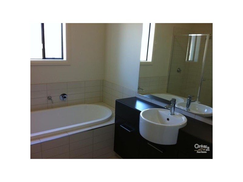 11 AMBLESIDE AVENUE, Wyndham Vale VIC 3024