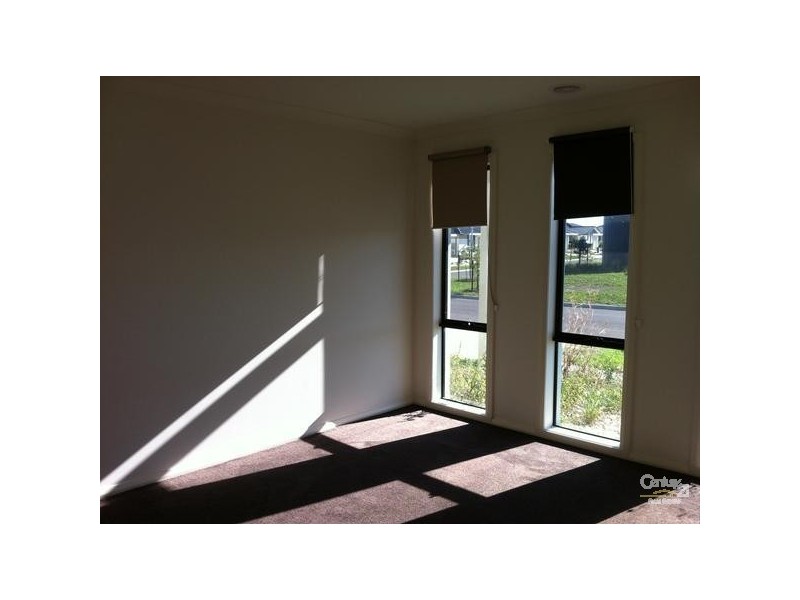 11 AMBLESIDE AVENUE, Wyndham Vale VIC 3024