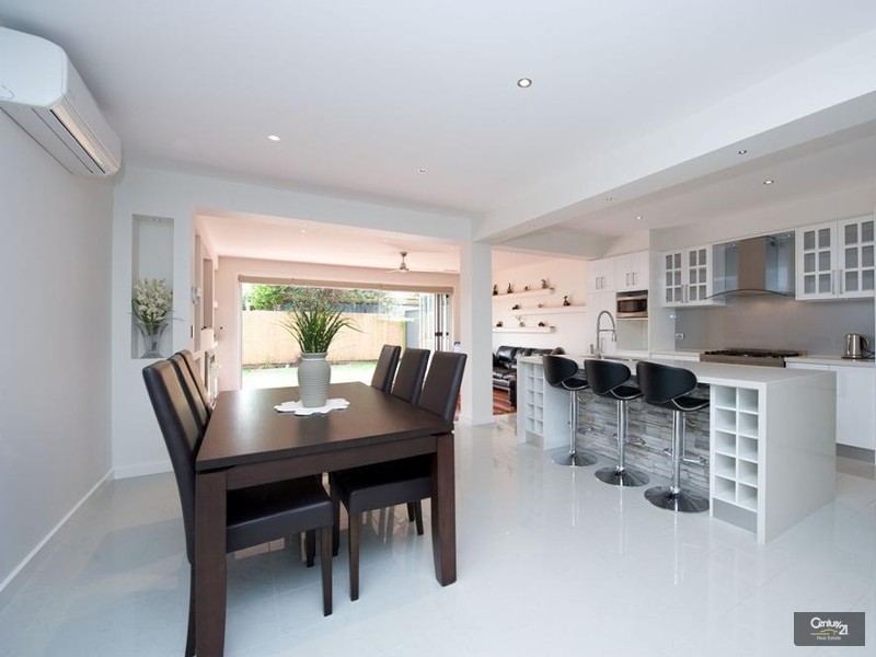 4 Laurie Street, Newport VIC 3015