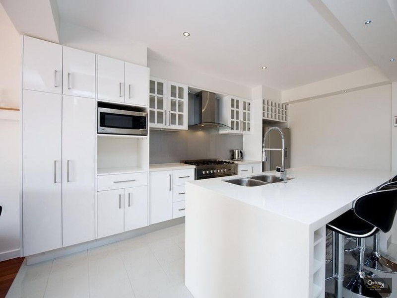 4 Laurie Street, Newport VIC 3015