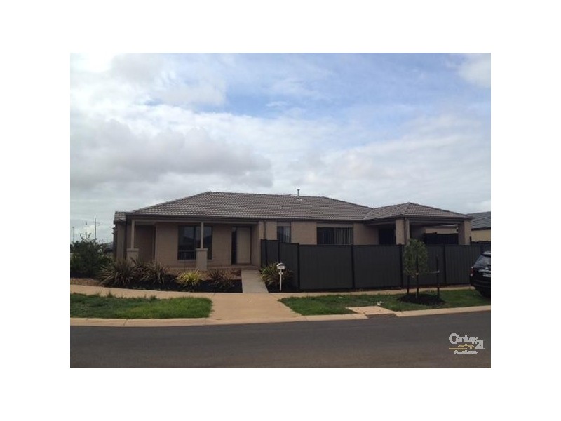 33 Kellerman Drive, Point Cook VIC 3030