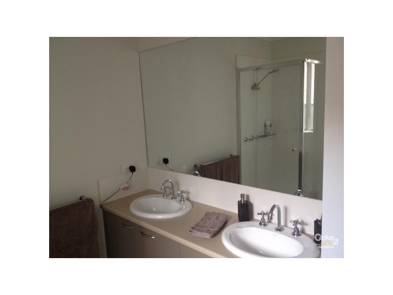 33 Kellerman Drive, Point Cook VIC 3030