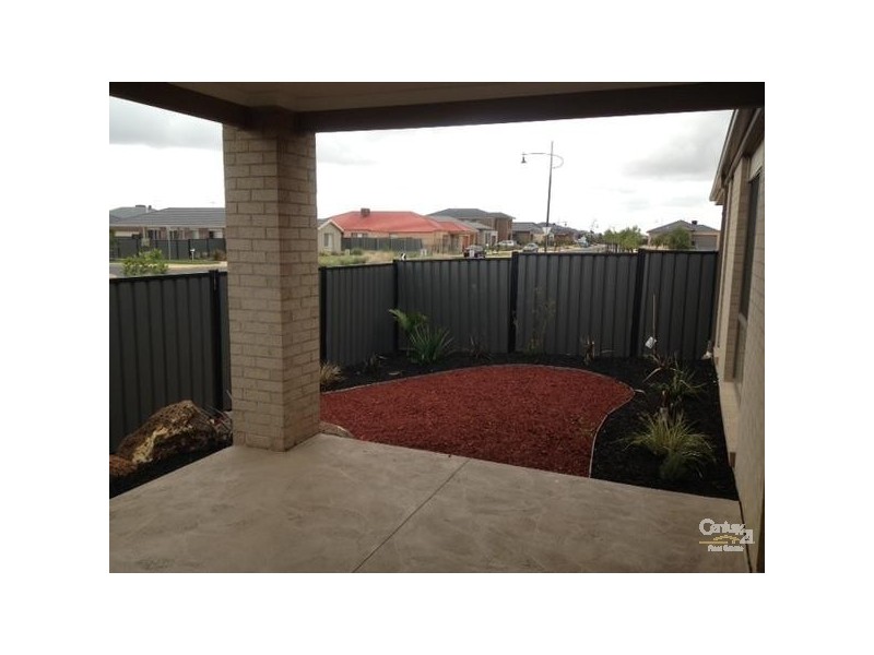 33 Kellerman Drive, Point Cook VIC 3030