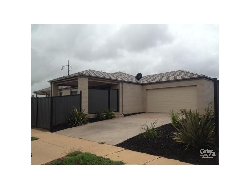 33 Kellerman Drive, Point Cook VIC 3030