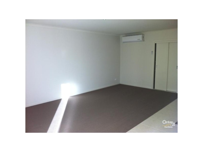2/19 LARSON AVEUE, Tarneit VIC 3029