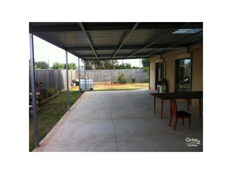 19 DAINTREE BLV, Tarneit VIC 3029