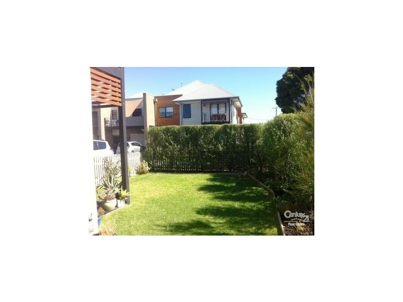 2/119 BLACKSHAWS ROAD, Newport VIC 3015