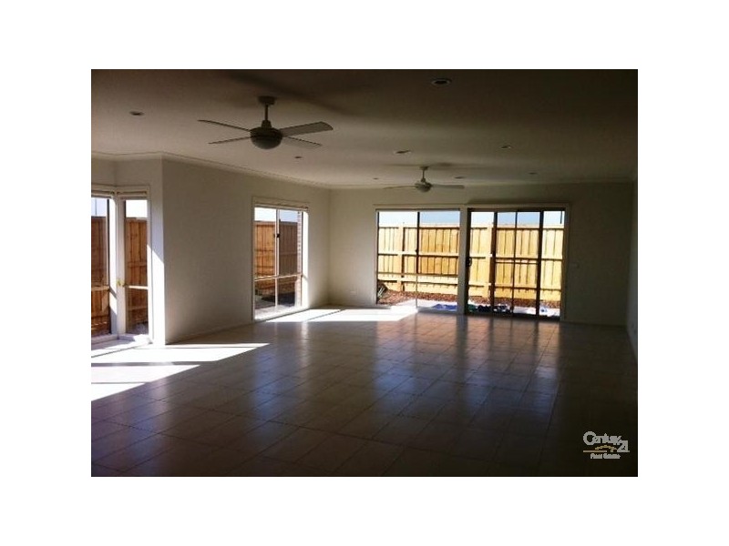 20 SANTORINI CRESCENT, Point Cook VIC 3030