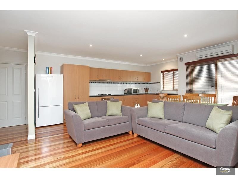 2/30 Fontein Street, West Footscray VIC 3012