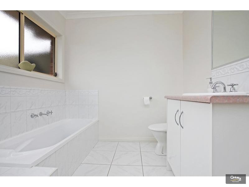 2/30 Fontein Street, West Footscray VIC 3012