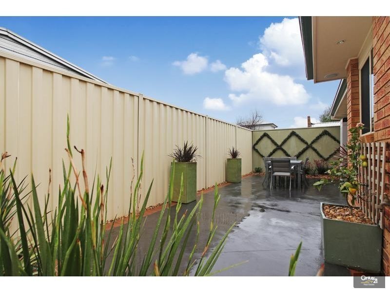 2/30 Fontein Street, West Footscray VIC 3012