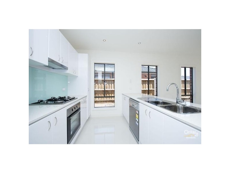 11 TOBAGO AVENUE, Point Cook VIC 3030