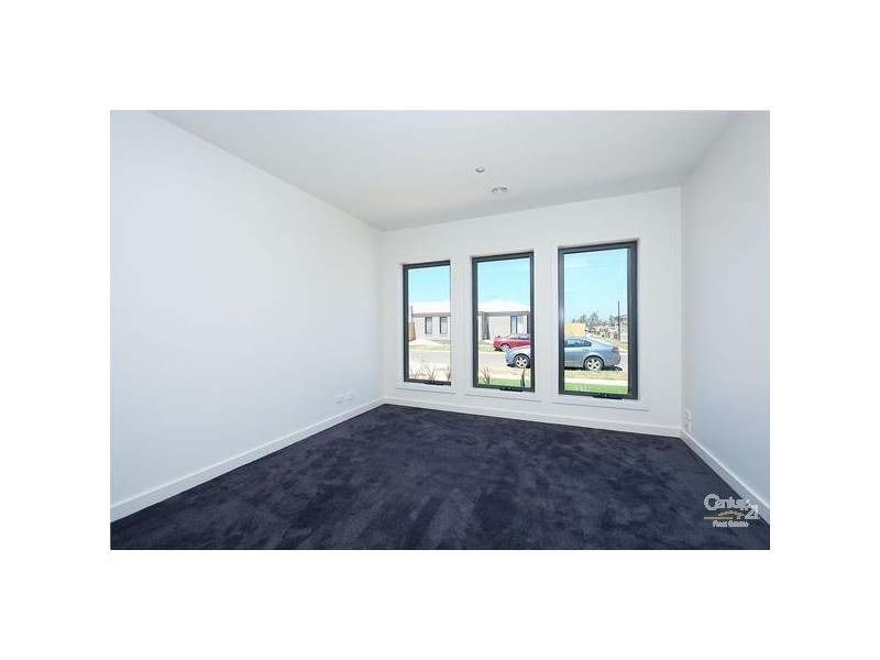 11 TOBAGO AVENUE, Point Cook VIC 3030