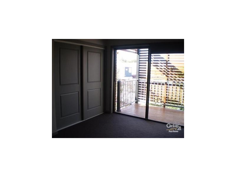 8/119 BLACKSHAWS ROAD, Newport VIC 3015