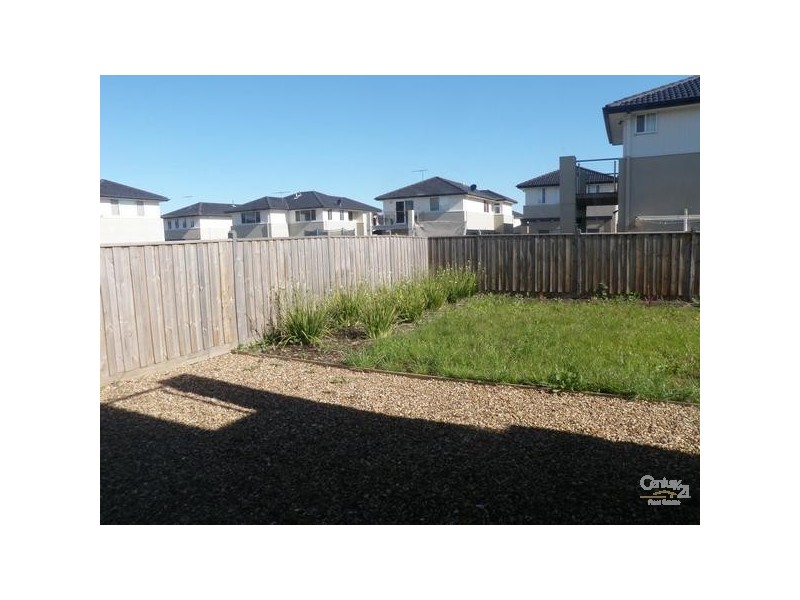 4 MONTCLAIR STREET, Sanctuary Lakes VIC 3030