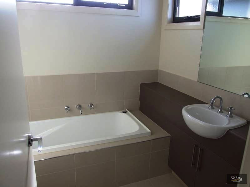 1/56 Blenheim Road, Newport VIC 3015