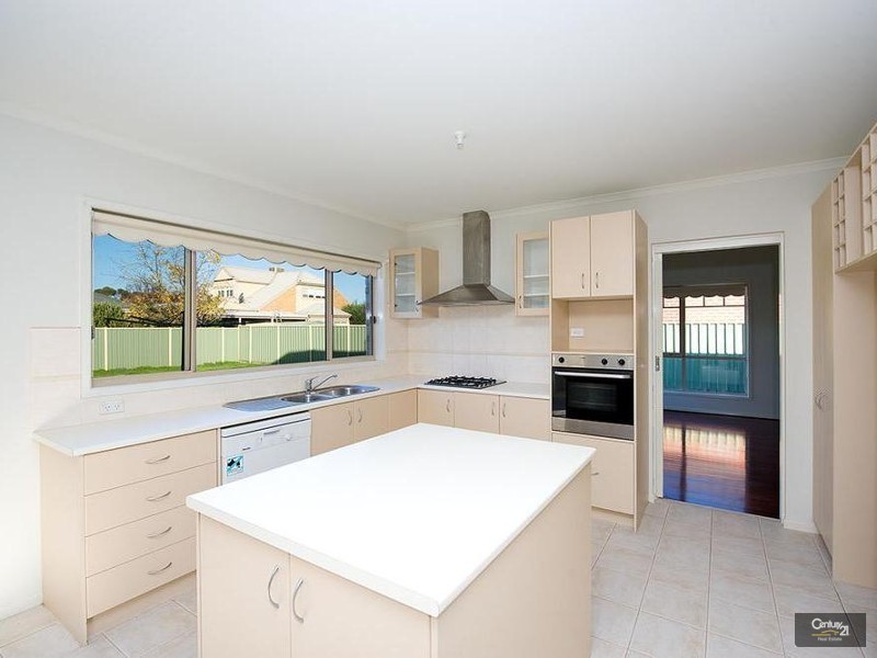 9 Domain Place, Point Cook VIC 3030