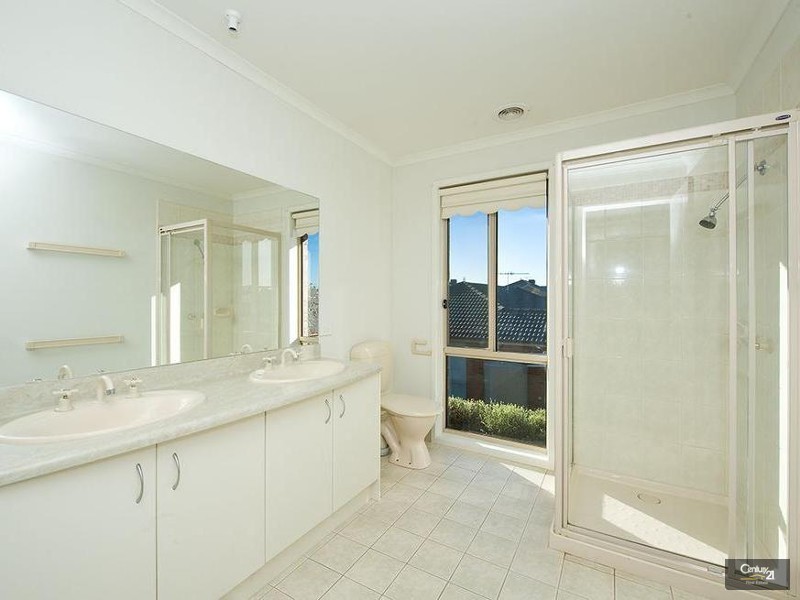 9 Domain Place, Point Cook VIC 3030