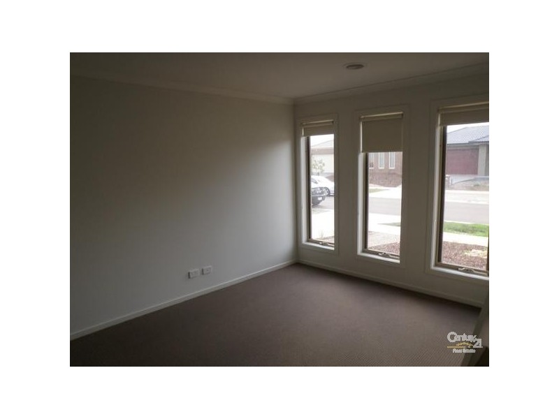 15 SANTORINI CRS, Point Cook VIC 3030