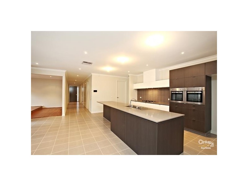 6 GRASSBIRD DRIVE, Point Cook VIC 3030