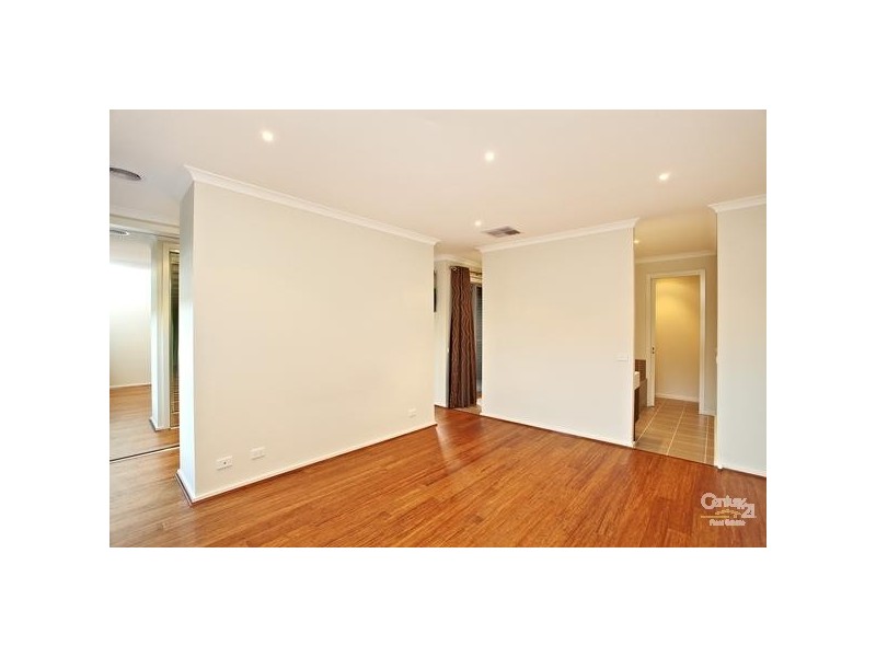 6 GRASSBIRD DRIVE, Point Cook VIC 3030