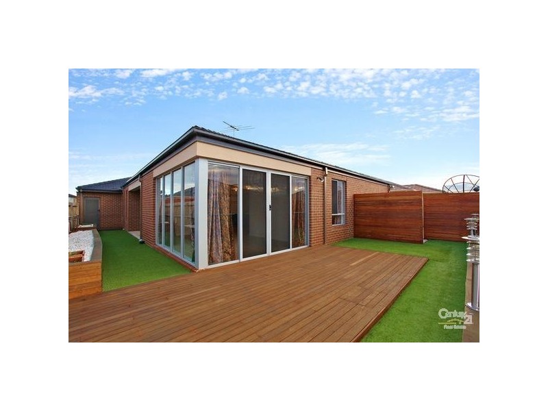 6 GRASSBIRD DRIVE, Point Cook VIC 3030