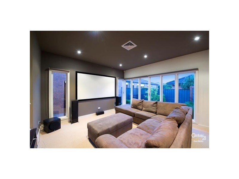 16 Juniper Avenue, Point Cook VIC 3030