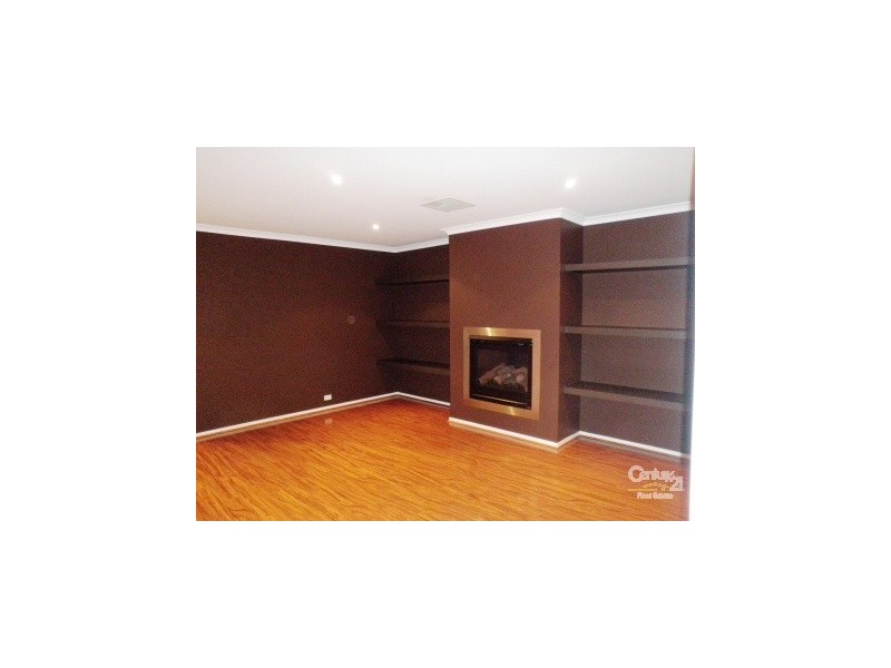 9 Lindholme Way, Williams Landing VIC 3027