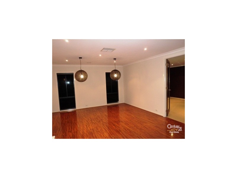 9 Lindholme Way, Williams Landing VIC 3027