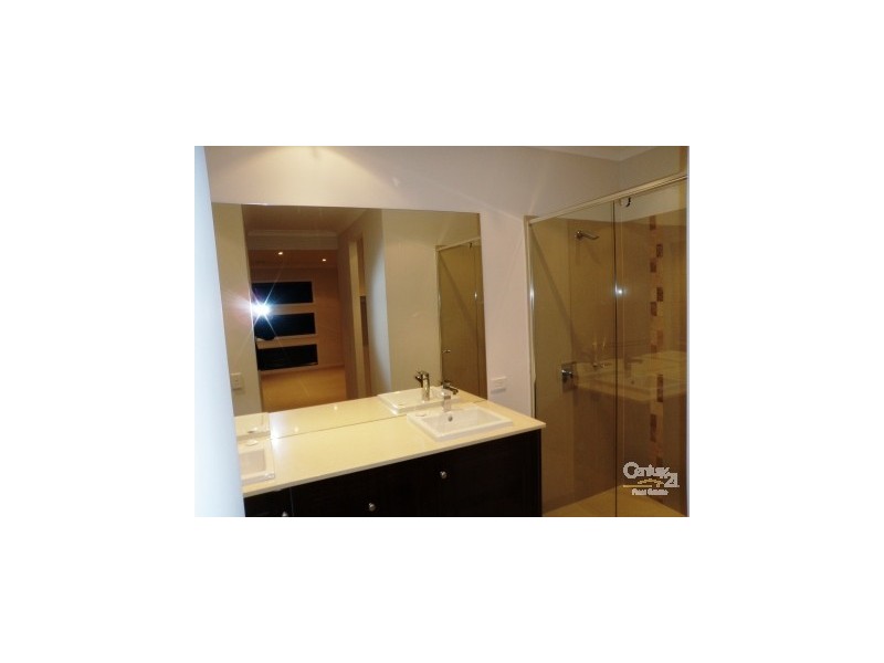 9 Lindholme Way, Williams Landing VIC 3027