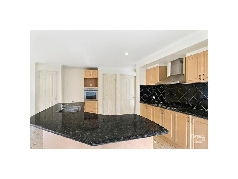 11 WHISTLER  CRS, Point Cook VIC 3030