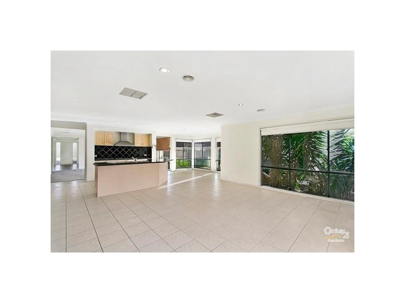 11 WHISTLER  CRS, Point Cook VIC 3030