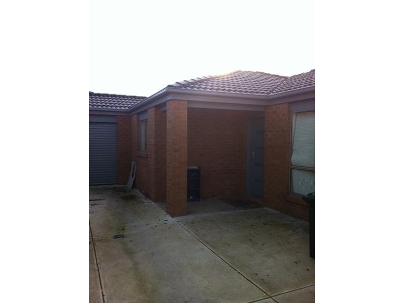 2/12 WILLIAMS ROAD, Laverton VIC 3028