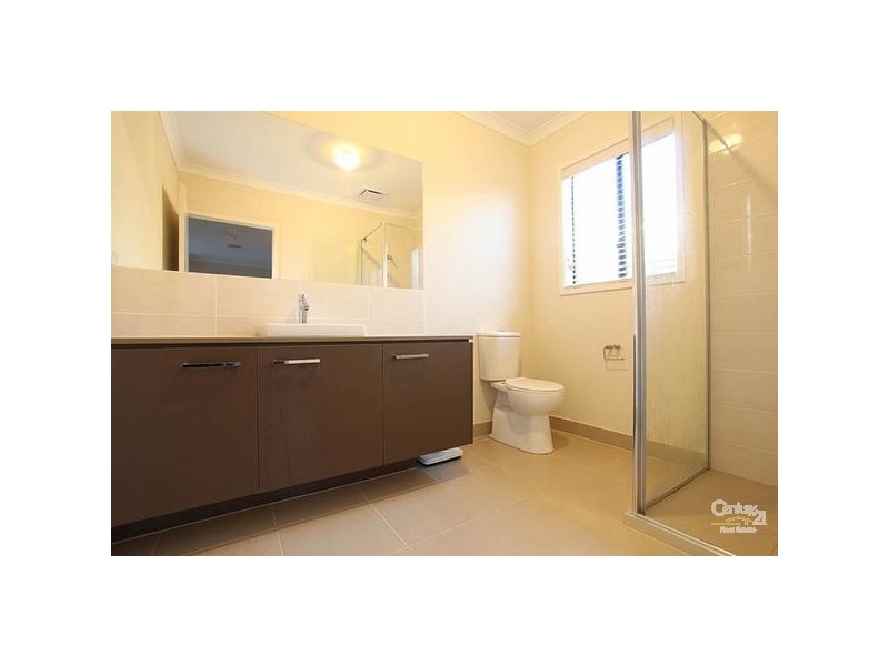 33 APPLEBOX CIRCUIT, Point Cook VIC 3030