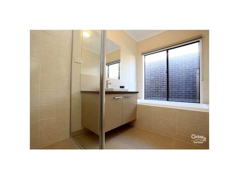 33 APPLEBOX CIRCUIT, Point Cook VIC 3030