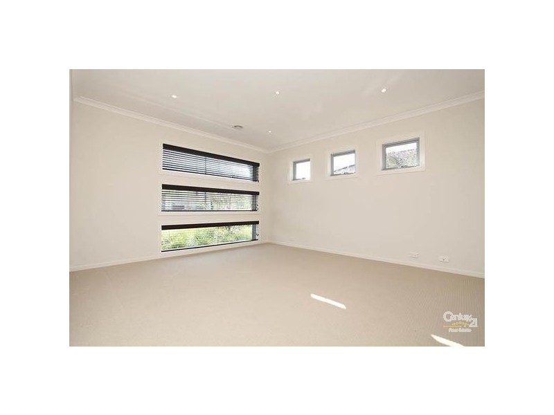 9 LINDHOLME WAY, Williams Landing VIC 3027