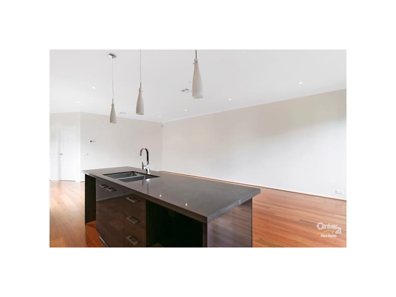 10 MCNEILAGE STREET, Spotswood VIC 3015