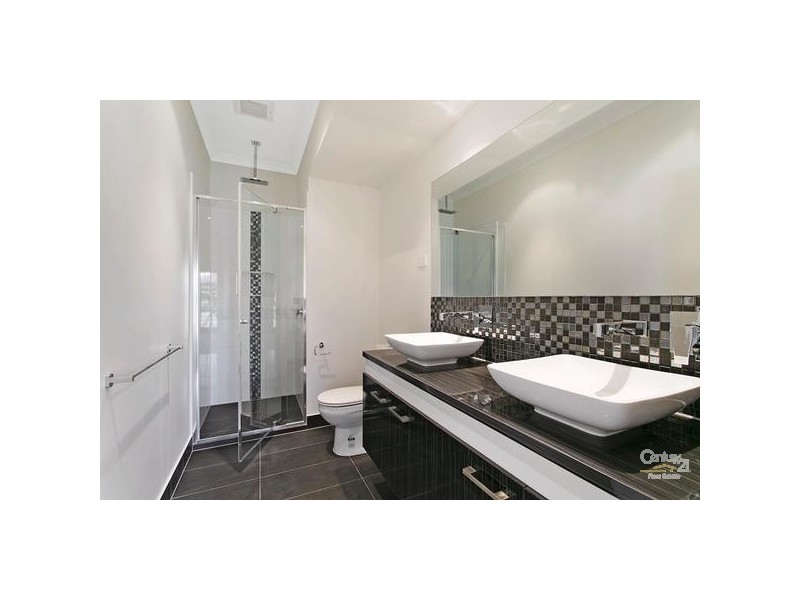 10 MCNEILAGE STREET, Spotswood VIC 3015