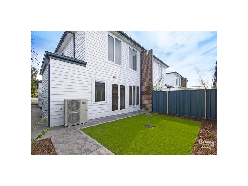 10 MCNEILAGE STREET, Spotswood VIC 3015