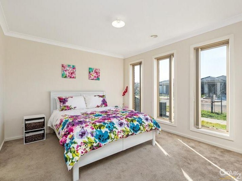 64 Regal Rd, Point Cook VIC 3030