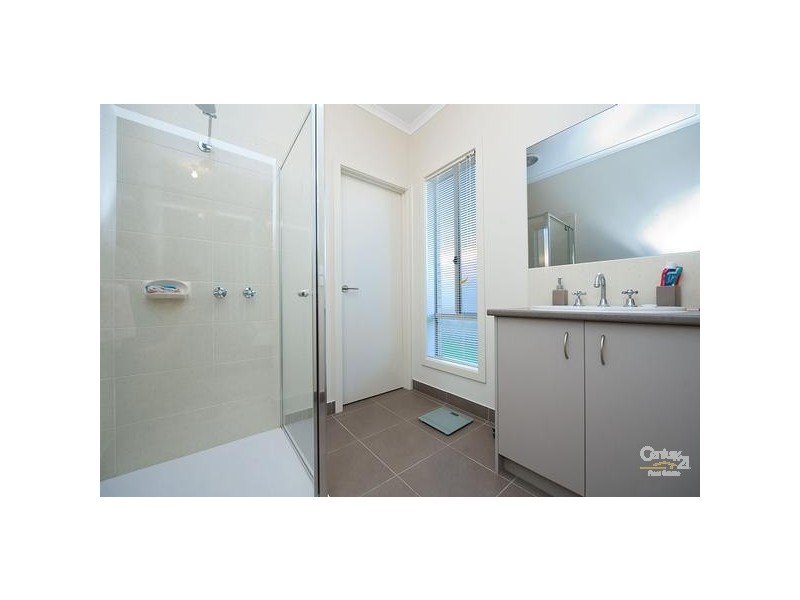 102 Yuruga Boulevard, Point Cook VIC 3030