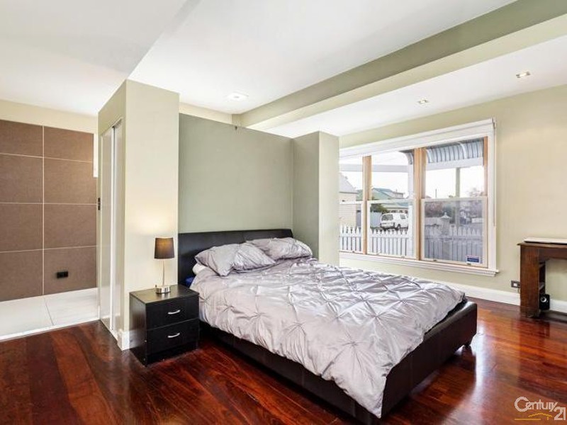 33 QUEEN STREET, Williamstown VIC 3016